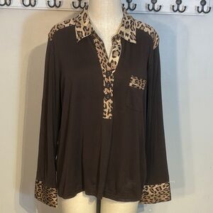 Leopard Print accept blouse in silk blend knit chocolate brown